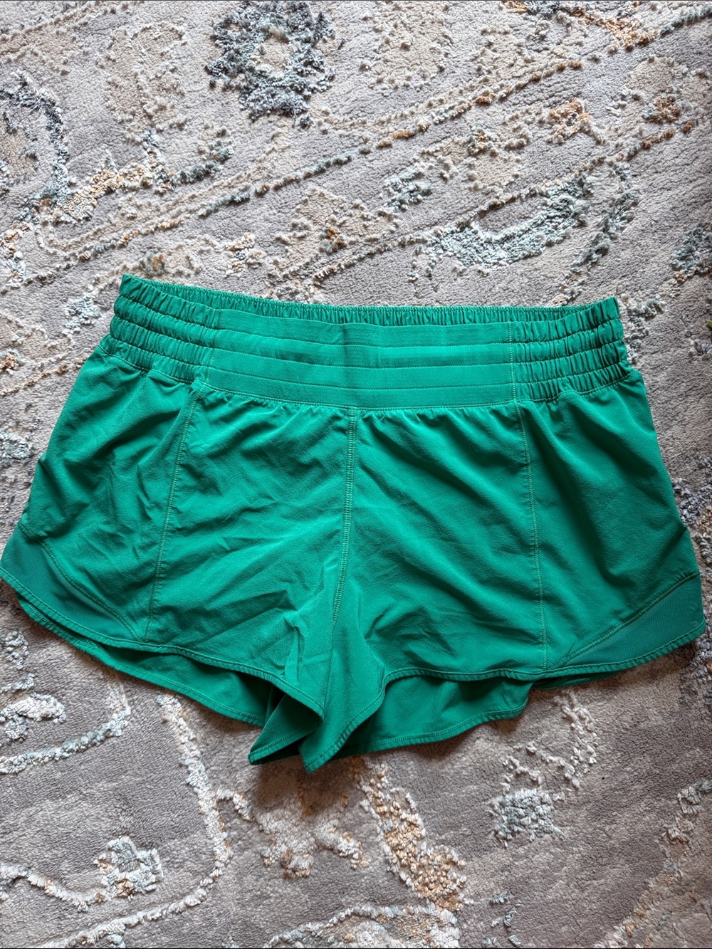 Lululemon hotty hot HR 2.5” short